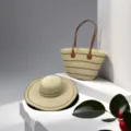 Elegante set borsa tote in paglia e cappello da sole per uno stile chic da spiaggia estiva - Set Cappello & Borsa / Strisce Beige e Caffè Chiaro
