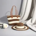 Set di borsa tote in paglia a righe e cappello da sole coordinato per vacanze estive - Set Cappello & Borsa / Strisce larghe caffè scuro e beige