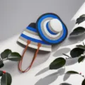 Borsa tote in paglia a righe blu e bianche con cappello da sole coordinato - Set Cappello & Borsa / Nero, Celeste, Grigio e Bianco