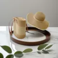 Borsa tote in paglia intrecciata e cappello da sole a tesa larga per vacanze estive - Set Cappello & Borsa / Marrone Chiaro e Beige
