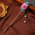 Spilla per capelli con fiore smaltato stile cinese vintage e catena di nappe, dettaglio raffinato. - Stile Dea dei Fiori 4