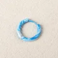 Blaue Marmor Muster Edelstahl Piercing Creolen, modischer minimalistischer Schmuck. - Blau-Weiß Marmor