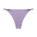 Damen Low-Waist Seamless Eisenseide Slips in Helllila mit schicken Metallringen an der Seite. - Leuchtendes Violett