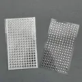 Vista dettagliata di adesivi con strass in acrilico per trucco fai da te e decorazione del viso. - Tavoletta a Fila Singola / 5mm (220 pezzi/confezione)