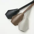 PU Leder Clochette Tasche Anhänger Schlüsselanhänger minimalistisches stilvolles Set aus drei. - Kaffeebraun