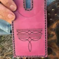 Tarjetero de cuero rosa hecho a mano con bordado western para botas, billetera compacta. - Rosa rojo