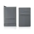 Detailansicht des grauen Aluminium Pop-up Kartenetuis mit schlanker Metallbrieftasche. - Grau