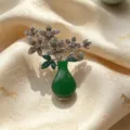 Vintage Chinese style green jade vase brooch with sparkling rhinestones for Hanfu cheongsam. - Vase Series-Small Orchid Green