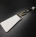 Variante clip per cappello da golf in pelle PU bianca, supporto per visiera magnetico. - Bianco