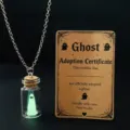 Leuchtende Geist Halskette in Glasflasche mit Adoptionszertifikat Halloween Schmuck - Geist-Stil
