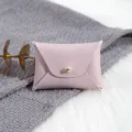 PU Leder Mini Aufbewahrungsbeutel, rosa Druckknopf Umschlag Tasche für Schmuck und Ringe. - Hellviolett / 7*5cm