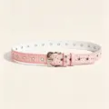 Ceinture en denim rose avec œillets métalliques en étoile et boucle ardillon classique. - Style Ajouré Étoile (1811) / Largeur 2.8cm Longueur 103cm / Rose