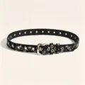 Ceinture femme noire style denim avec clous en étoile et boucle ardillon argentée tendance. - Style Ajouré Étoile (1811) / Largeur 2.8cm Longueur 103cm / Noir