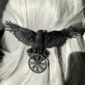 Viking black raven hair clip with Nordic compass pendant, retro Gothic hair accessory for women. - Black