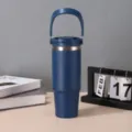 Gobelet isotherme sous vide en acier inoxydable bleu marine 20oz/30oz avec poignée - 30oz / Bleu