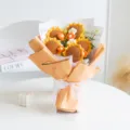 Ramo de girasoles de ganchillo hecho a mano ramo de flores tejidas estéticas papel de melocotón - Estilo de Graduación 2