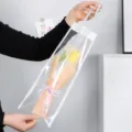 Ramo de flores de ganchillo hecho a mano en bolsa transparente, ideal como regalo. - Tulipán Amarillo