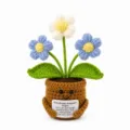 Planta en maceta de ganchillo hecha a mano con tarjeta de apoyo emocional, lindo regalo. - 3 flores pequeñas azules
