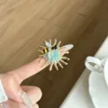 Vintage sunflower statement ring with bee and sparkling rhinestones, retro chunky jewelry - Sunflower Bee Style (JZ0920C)