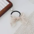 Chouchou élégant en dentelle blanc crème avec un nœud et une perle - Blanc Cassé