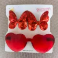 Süßes Set aus roter Glitzer-Haarspange und herzförmiger Sonnenbrille für Kinder. - Haarspangen und Sonnenbrille Set (62) / Rot