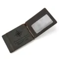Echtes Leder Bifold Geldklammer Geldbörse mit Ausweisfenster und Lasergravur Kompass Design. - Stil 1004 Lasergraviert / Dunkelbraun