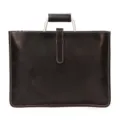 Vue détaillée du cartable en cuir marron vintage mettant en valeur les coutures et poignée. - Brun Foncé