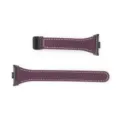 Vista dettagliata del cinturino per orologio in pelle viola con cuciture e fibbia. - Per Redmi 6/5/4 / Viola scuro
