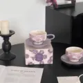 Juego variante de taza y platillo de café de cerámica de flor de cerezo morada para regalo. - Taza Y Plato Oreja Grande Anillo Ancho