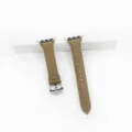 Cinturino per orologio in vera pelle marrone con motivo litchi, fibbia argentata e cuciture. - 42/44/45/49 mm - (46 mm Gen 10/11) / Albicocca