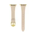 Vista dettagliata del cinturino per orologio in pelle beige con design curvo ed elementi dorati. - 42/44/45/49 mm - (46 mm Gen 10/11) / Color avena - chiusura dorata