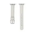 Detailansicht des schmalen Echtleder-Uhrenarmbands mit feiner Litschi-Musterung und Silberschnalle. - Tech-Silber