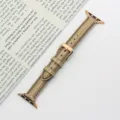 Cinturino di ricambio in pelle lucida compatibile con Apple Watch, elegante cinturino beige. - 42/44/45/49 mm - (46 mm Gen 10/11) / Albicocca - chiusura oro rosa