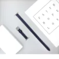 Primo piano dettagliato del cinturino per orologio double tour in pelle blu notte. - Blu scuro 38/40/41 - (42 mm Gen. 10/11)