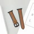 Cinturino in pelle perforata retro per Apple Watch, cinturino in pelle bovina con fibbia nera. - Marrone - Fibbia Nera 42/44/45/49mm