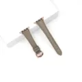 Cinturino di ricambio in pelle taupe compatibile con Apple Watch, con dettagli in oro rosa. - 42/44/45/49 mm - (46 mm Gen 10/11) / Kaki
