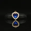 Ciondolo a cuore in lega dorata da 18mm con gemma blu e perle per gioielli fai da te. - Blu Zaffiro
