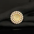 Dettaglio accessorio gioiello in lega perla dorata, perfetto per ornamenti capelli sposa DIY. - Montatura Vuota Bicotayer Tonda(B0050-7)