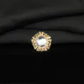 Squisito bottone rotondo in lega dorata con strass, accessorio vintage in cristallo DIY. - Bianco