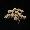 Squisita spilla in lega d'oro albero di pino con perle, perfetta per accessori per capelli DIY. - Rametto di Pino Destro(A0040-2) / Oro KC Perla Bianca