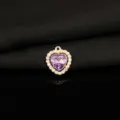 Primo piano dettagliato del ciondolo a cuore viola in strass per collana braccialetto. - Viola chiaro