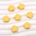 Cuentas de acrílico amarillo en forma de flor de cinco pétalos para pulseras de joyería DIY. - Amarillo