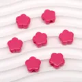 Cuentas sueltas de acrílico color sólido flor de cinco pétalos para collares DIY. - Rosa rojo