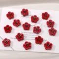 Glänzende rote Acryl Perlen in Blumenform für DIY Schmuck, Handyketten und Taschenanhänger. - 2 Stück/Set / Rot