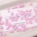 Pink glass rice beads 4x7mm loose beads for DIY handmade jewelry bracelets crafting accessories - 52 Pieces/Pack / Pink Purple