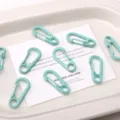 Mousqueton à ressort couleur bonbon en métal porte-clés DIY pendentif de sac accessoires. - Bleu lac