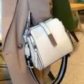 Bolso bandolera de cuero blanco para mujer, elegante cartera chic para el trabajo diario. - Blanco