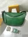 Bolso de hombro de piel verde, elegante bolso cruzado tipo media luna con correa estampada. - Verde oliva