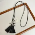Schwarze Lederkordel Halskette mit silbernem Vogel Anhänger und Quasten, stilvoller Schmuck. - Silberner Vogel (Z-4180)