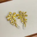 Boucles d'oreilles pendantes dorées avec perles et cristaux pour femmes rétro chic. - Boucles d'oreilles dorées en strass trou de serrure Z-3980 (clous en argent S925)
